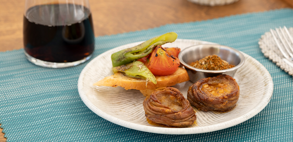 Gelenekten İlham, Zamandan Özgür; Pavilion